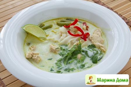 Тайский зеленый суп с курицей
